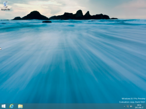 Domyślny pulpit Windows 8.1 Preview.